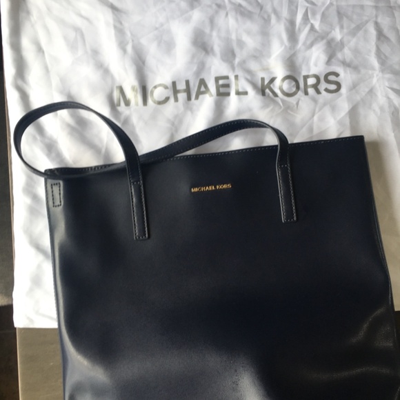 Michael Kors tote - Picture 4 of 6